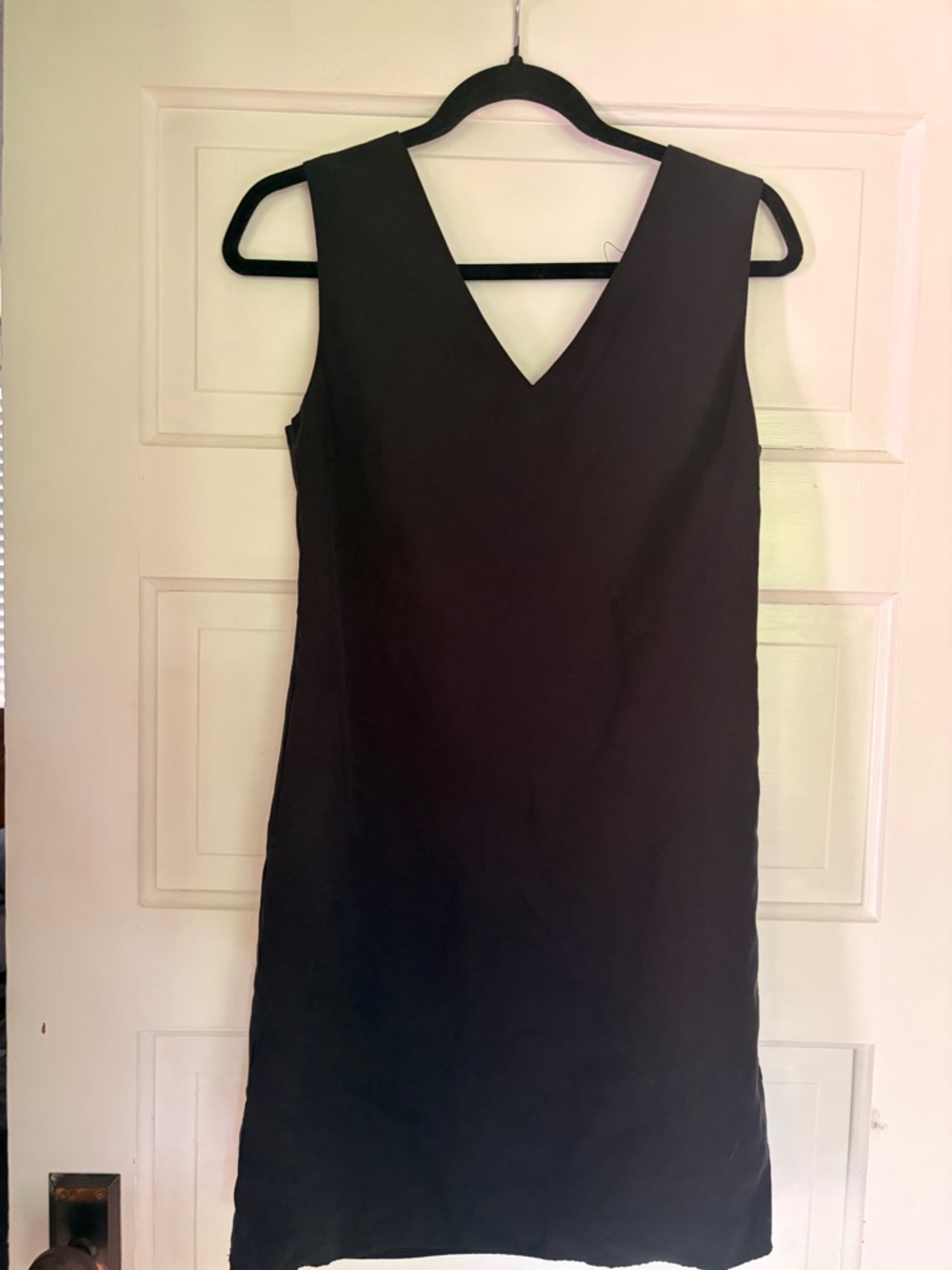Sleeveless Black V-Neck Midi Dress